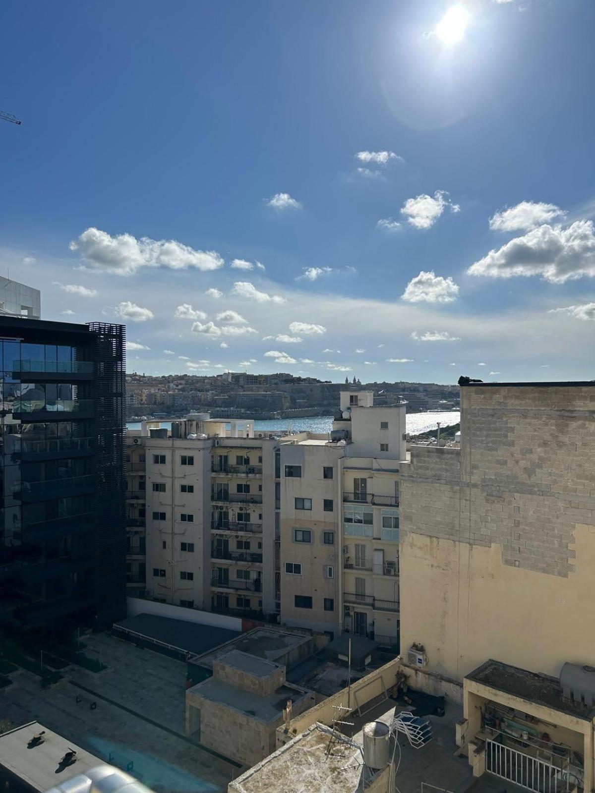 Exceptional 3-Bedroom Apartment, Sliema - Tigne Point! Exterior photo